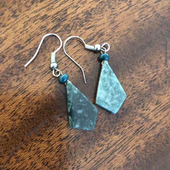 Natural  semi precious stone green earrings & bracelet set - Picture 9 of 10